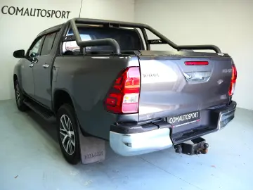 TOYOTA HILUX DC 2.4D AT INVINCIBLE