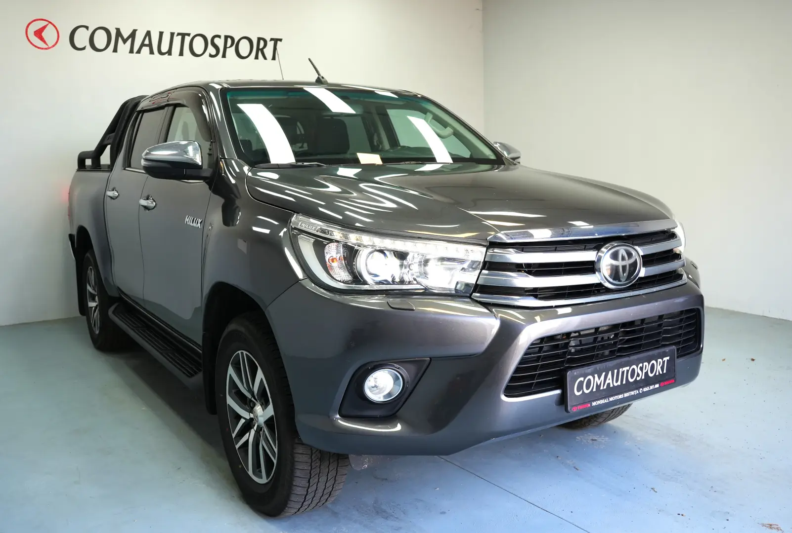 TOYOTA HILUX DC 2.4D AT INVINCIBLE