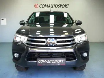 TOYOTA HILUX DC 2.4D AT INVINCIBLE