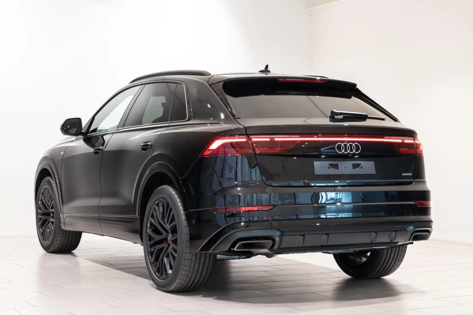 Audi Q8 45 TDI quattro S line*Panorama B&W