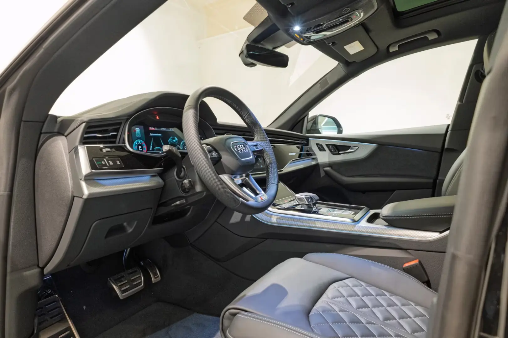 Audi Q8 45 TDI quattro S line*Panorama B&W