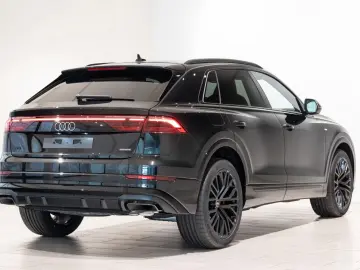 Audi Q8 45 TDI quattro S line*Panorama B&W