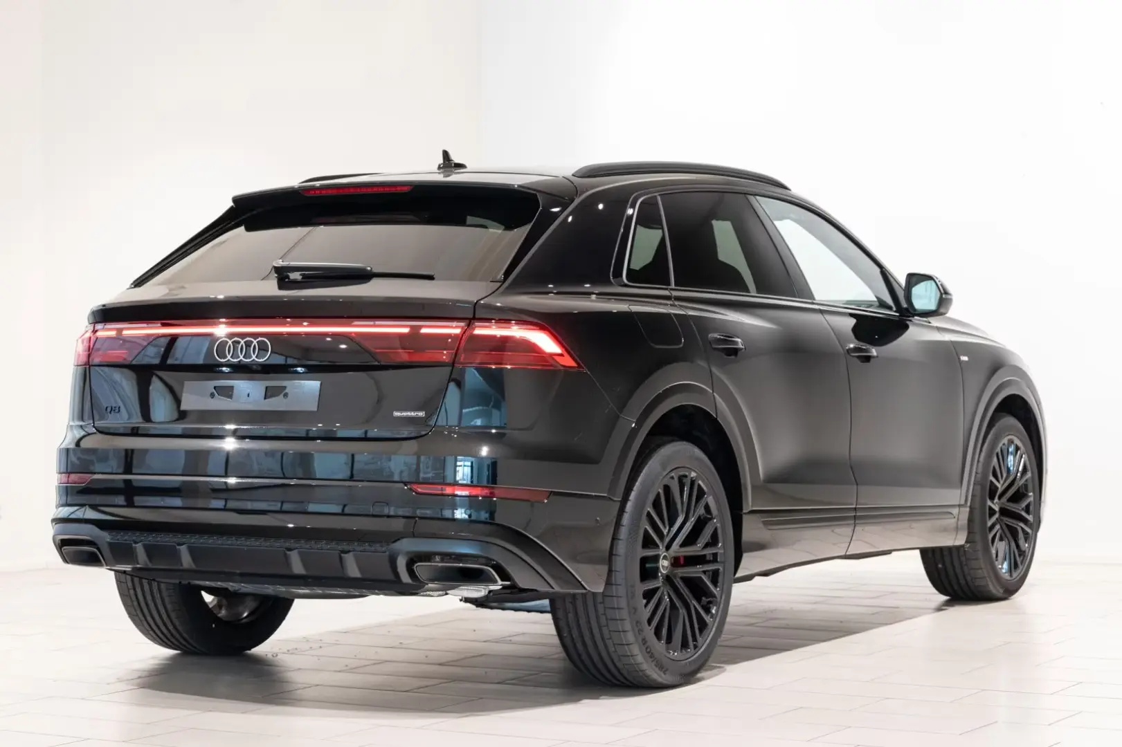 Audi Q8 45 TDI quattro S line*Panorama B&W