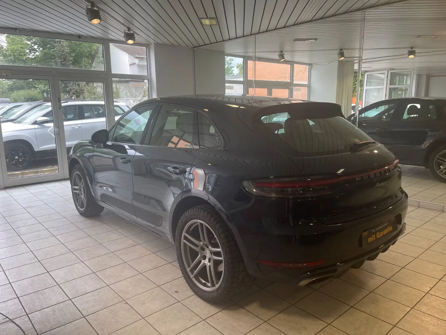 Macan Basis
