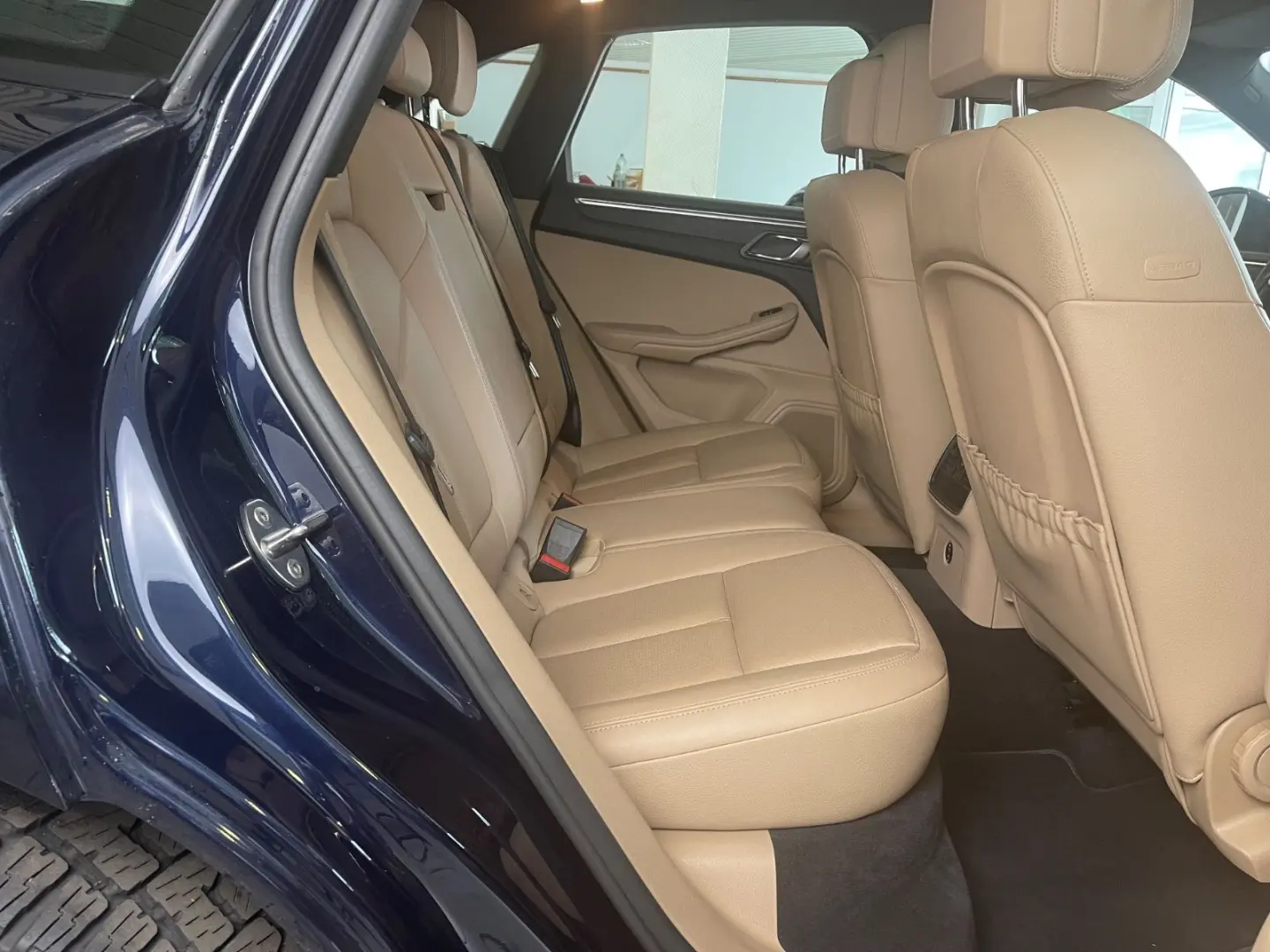 Macan Basis