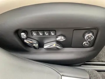 Bentley Flying Spur Mulliner NEW MODEL Bicolor