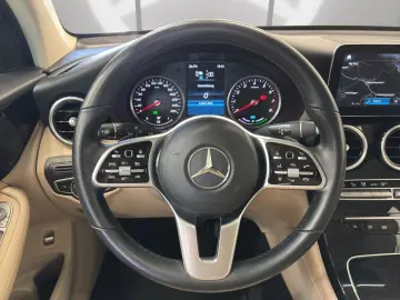 GLC 300 e 4M BUSIN+AHK+RFK+PANO+PUBLIC+NAVI PLUS