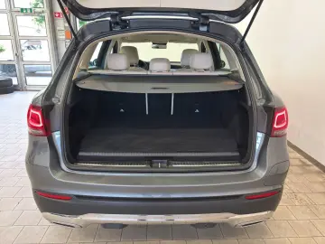 GLC 300 e 4M BUSIN+AHK+RFK+PANO+PUBLIC+NAVI PLUS