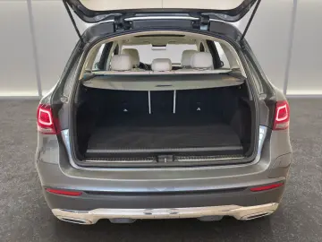 GLC 300 e 4M BUSIN+AHK+RFK+PANO+PUBLIC+NAVI PLUS