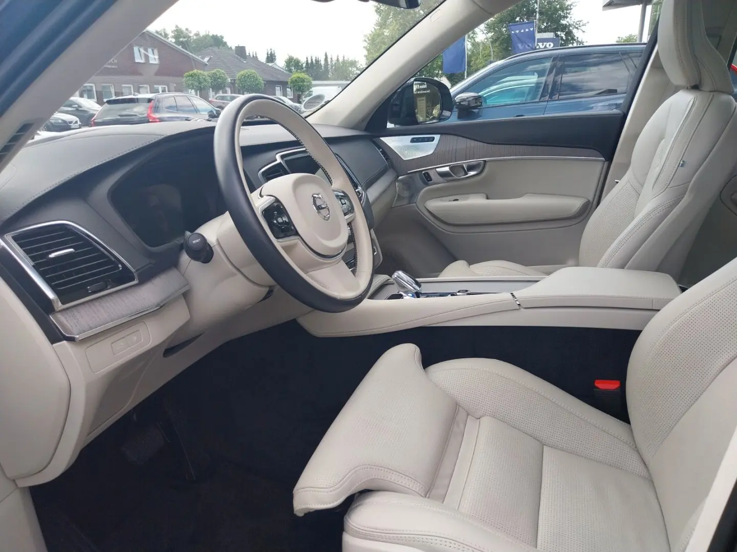 XC90 T8 Ultra Dark Plug-In Hybrid AWD B&W Sound