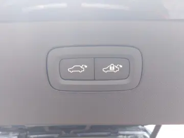 XC90 T8 Ultra Dark Plug-In Hybrid AWD B&W Sound