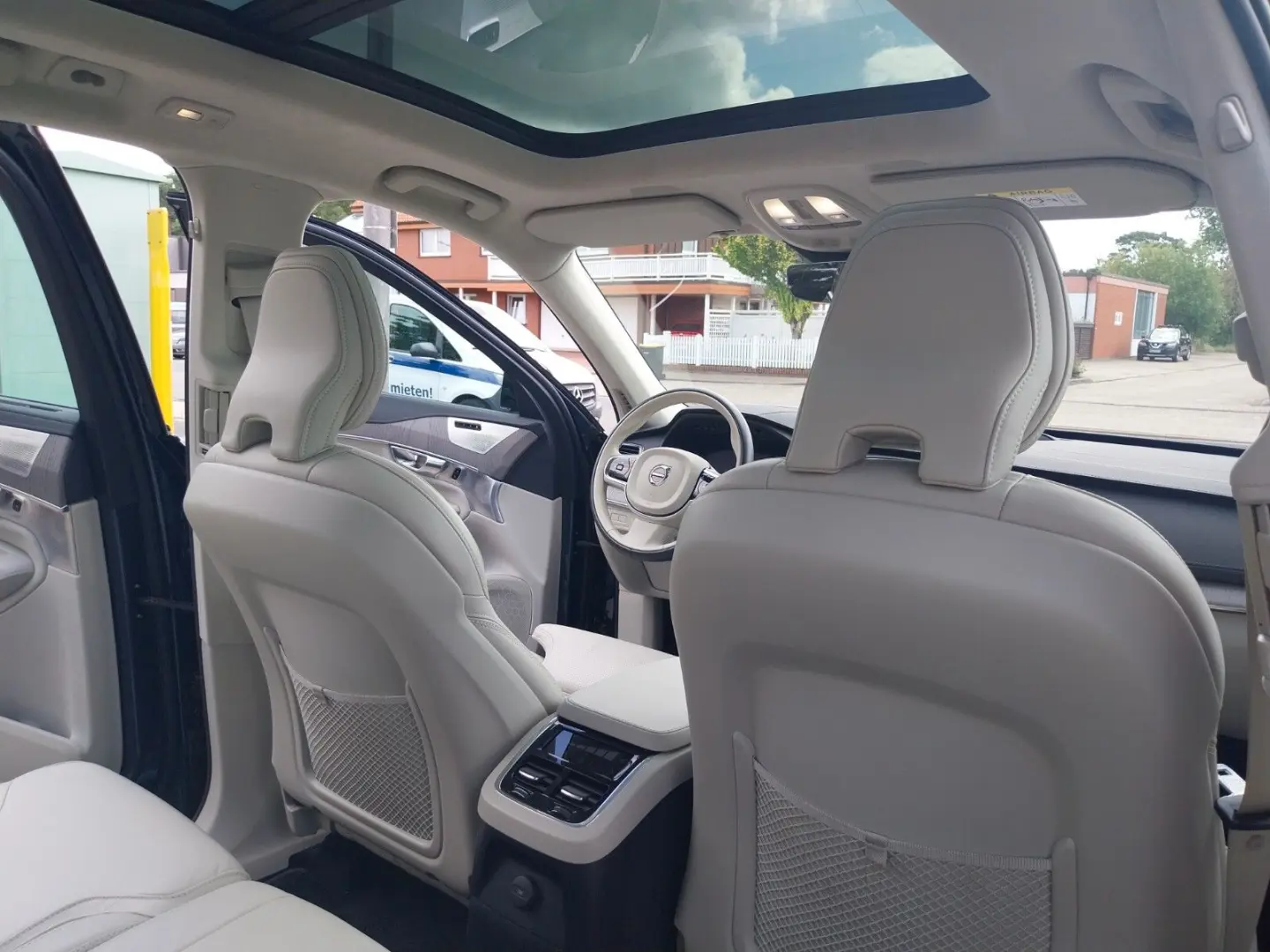 XC90 T8 Ultra Dark Plug-In Hybrid AWD B&W Sound