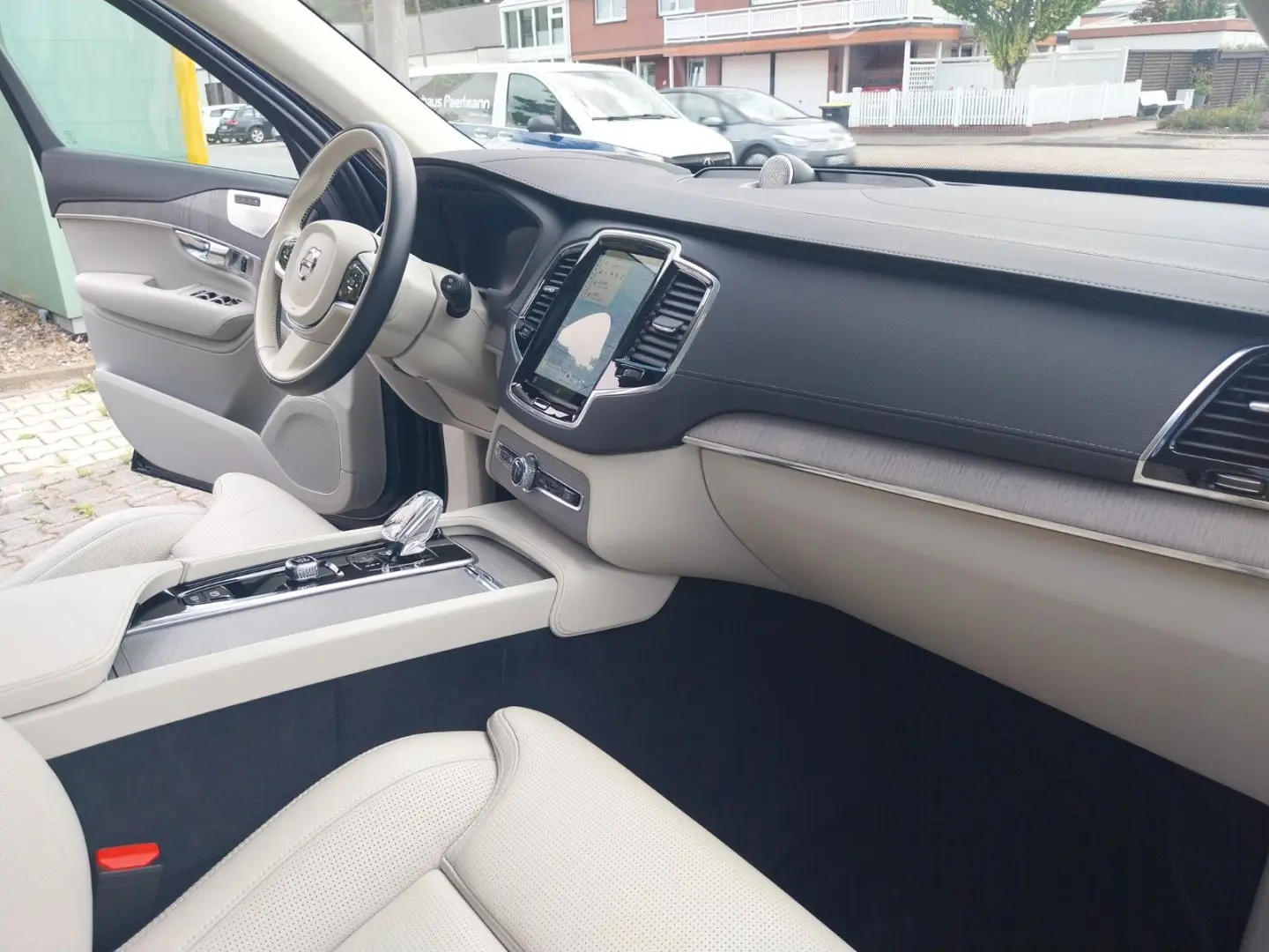 XC90 T8 Ultra Dark Plug-In Hybrid AWD B&W Sound