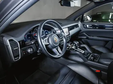 Cayenne Coupé Luftfederung Sportabgasanlage