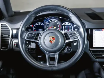 Cayenne Coupé Luftfederung Sportabgasanlage