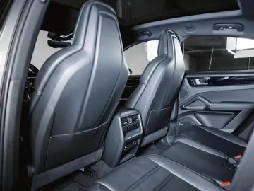 Cayenne Coupé Luftfederung Sportabgasanlage