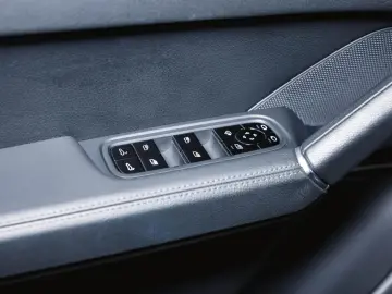 Cayenne Coupé Luftfederung Sportabgasanlage