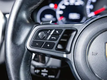 Cayenne Coupé Luftfederung Sportabgasanlage
