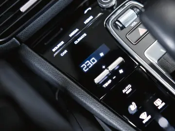 Cayenne Coupé Luftfederung Sportabgasanlage