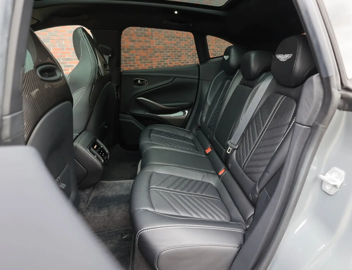DBX 4.0 V8 707 | China Grey - Carbon Pack
