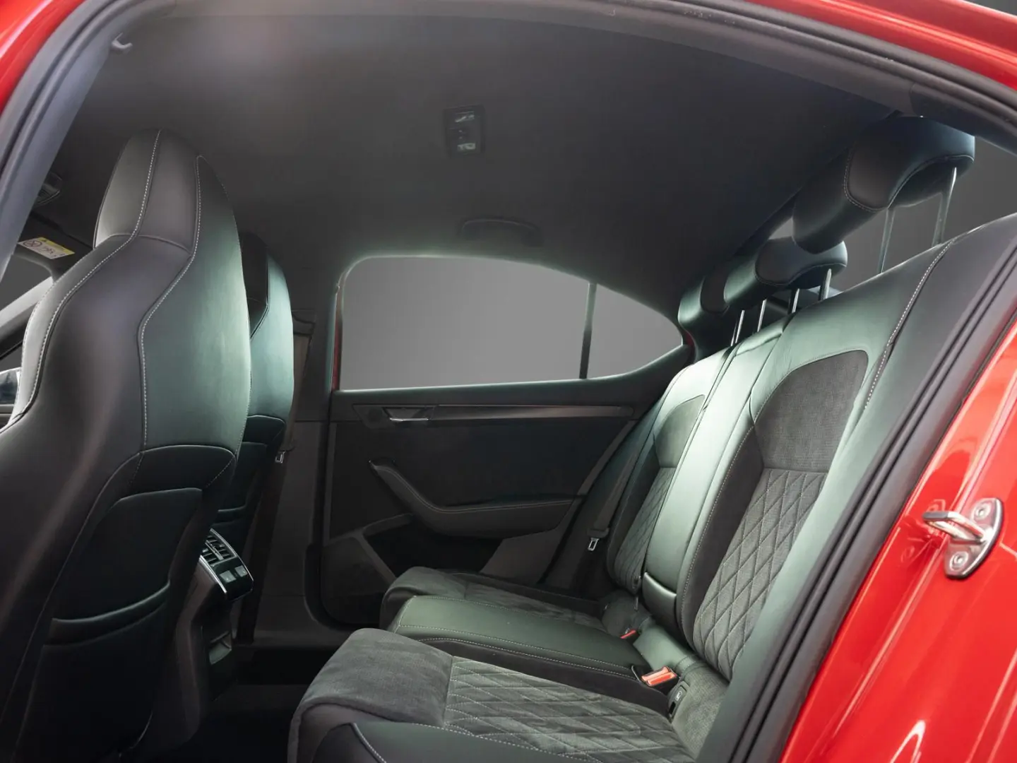 Superb Sportline DCC Dark Carbon 19