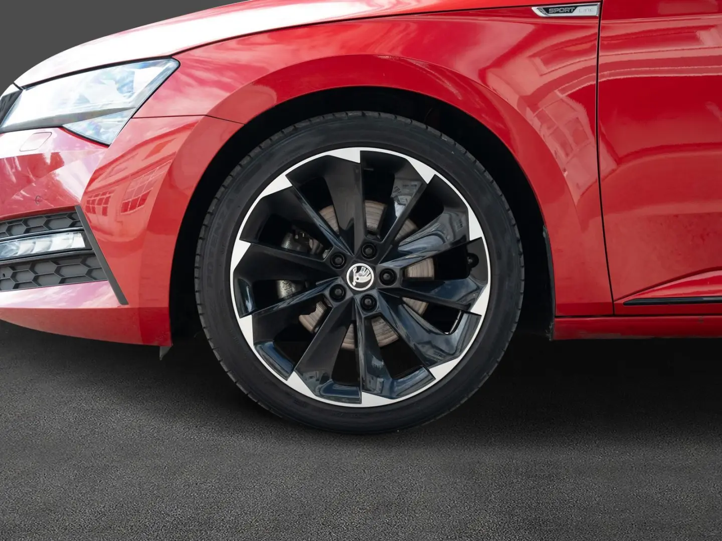 Superb Sportline DCC Dark Carbon 19