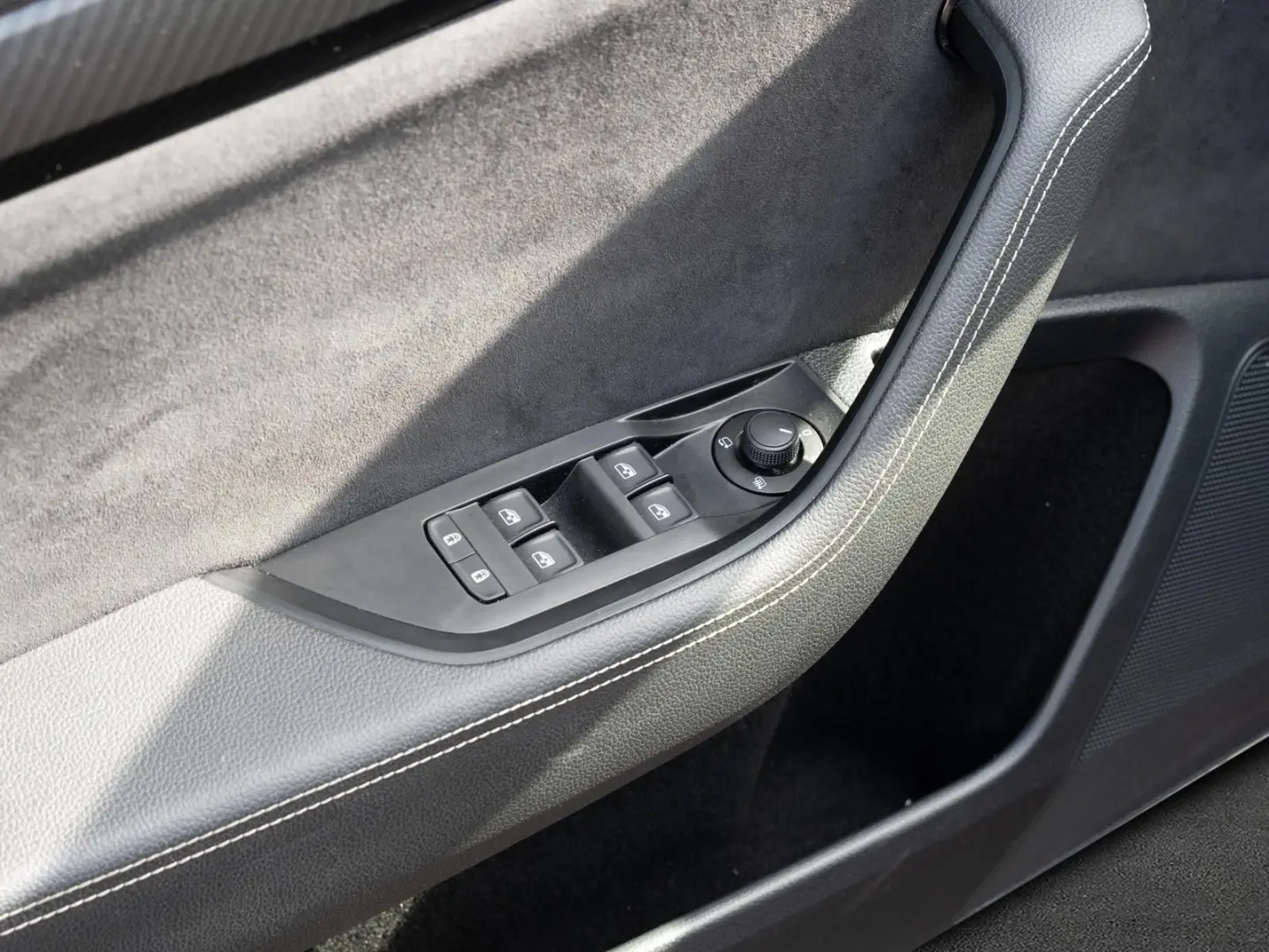 Superb Sportline DCC Dark Carbon 19