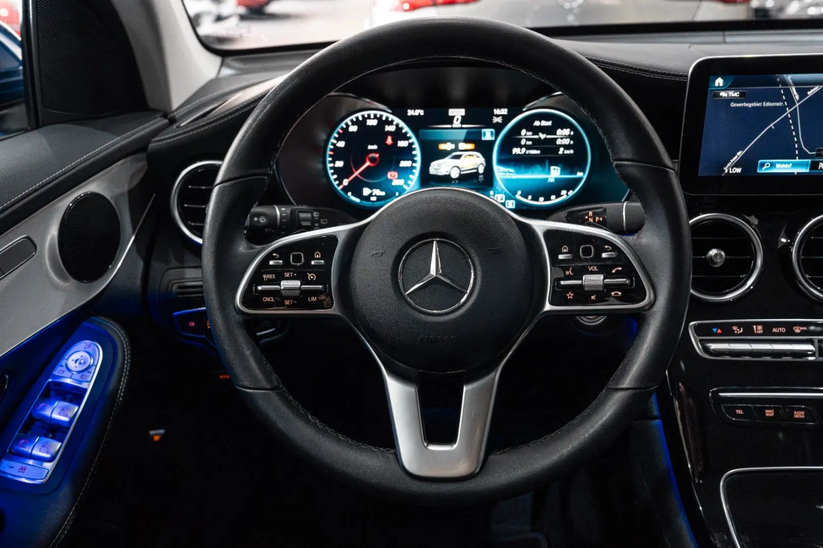 GLC 300 4Mat.*EXCLUSIVE-INT.*LED*NAVI*PANO*LEDER