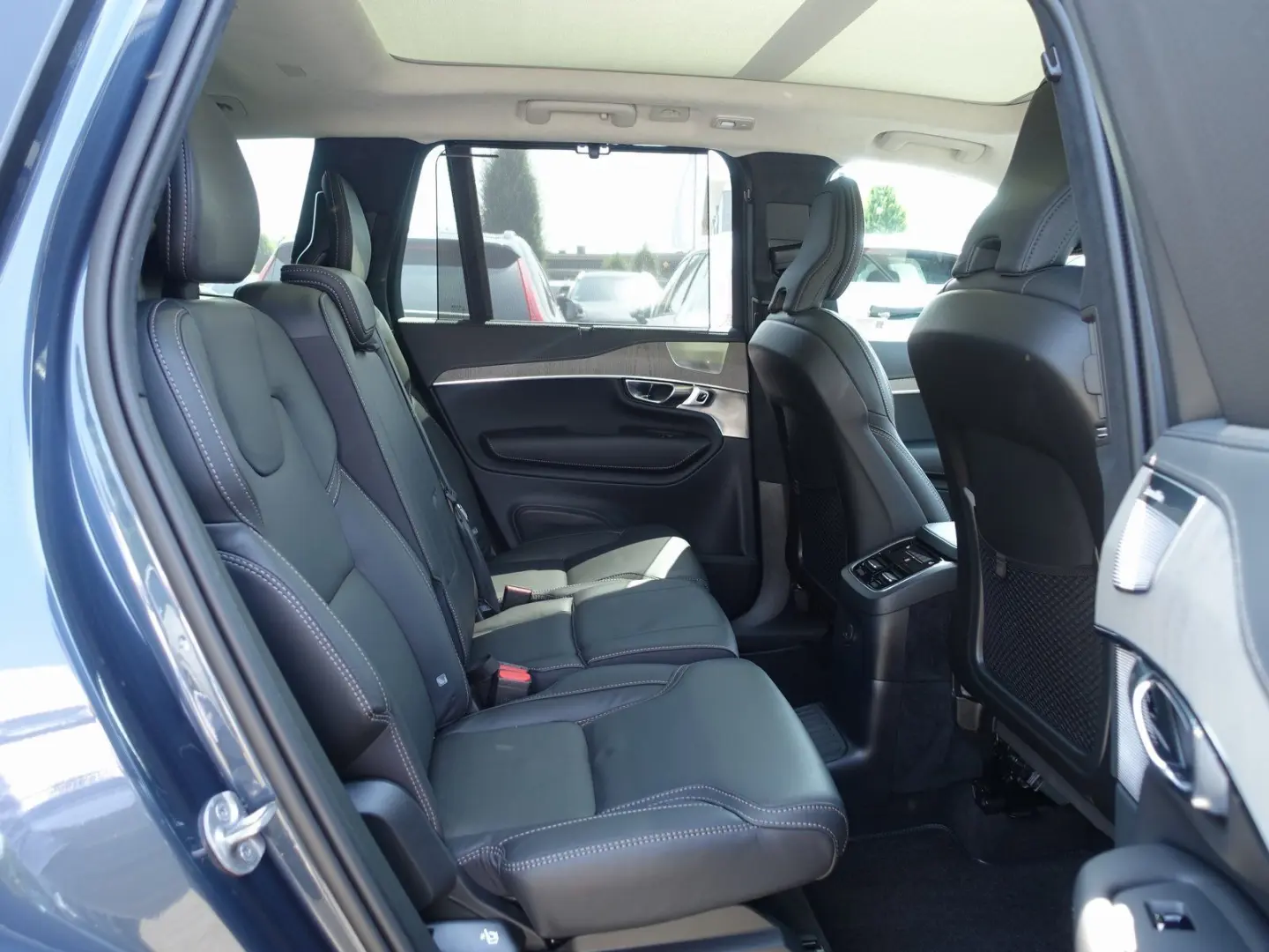 XC90 Ultra Dark T8 AWD Plug-in Hybrid B&W/360°KA