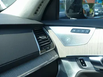 XC90 Ultra Dark T8 AWD Plug-in Hybrid B&W/360°KA