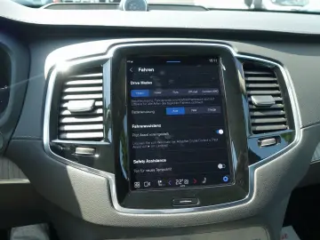 XC90 Ultra Dark T8 AWD Plug-in Hybrid B&W/360°KA