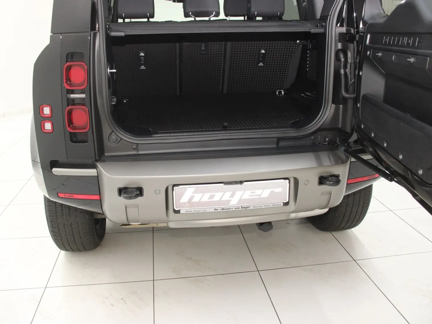 Defender 110 D200 X-Dynamic SE