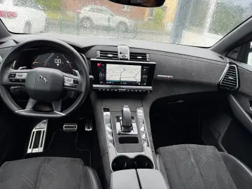 DS 7 Crossback Performance Line LED Navi Leder