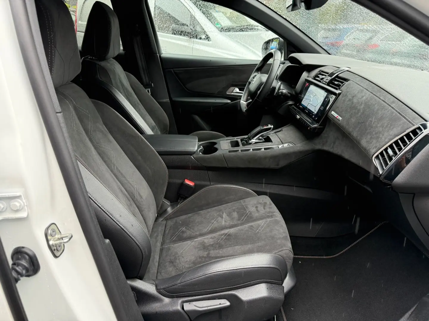 DS 7 Crossback Performance Line LED Navi Leder