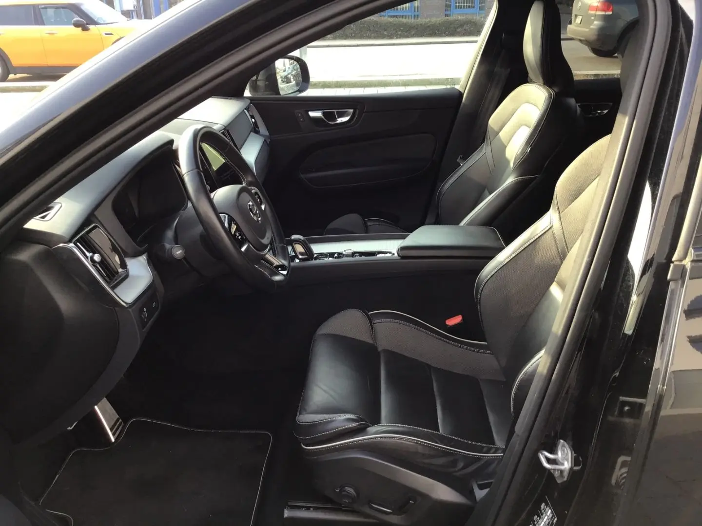 XC60 B4 (Diesel) R-Design AWD 360° Cam AHK