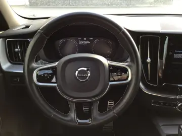 XC60 B4 (Diesel) R-Design AWD 360° Cam AHK