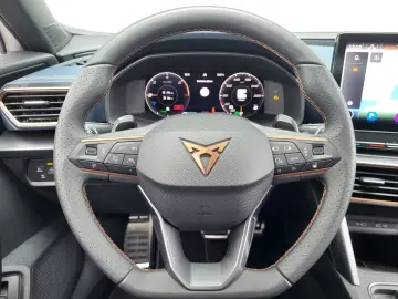 Formentor e-HYBRID LEDER+NAVI+PANO+LED AD El. Pa