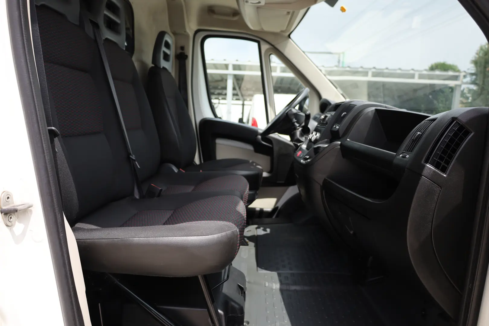Peugeot Boxer 2.0 130 HP L2H2