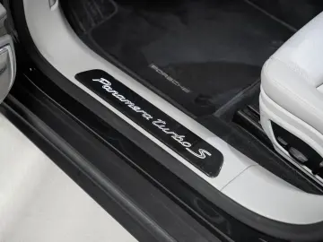 Panamera Turbo S Sport Chrono InnoDrive AHK BOSE