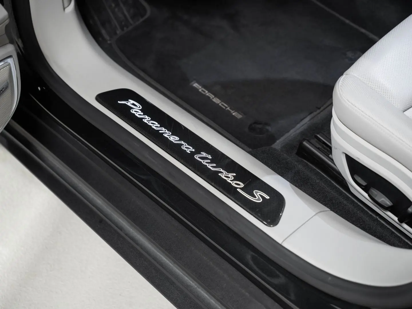 Panamera Turbo S Sport Chrono InnoDrive AHK BOSE