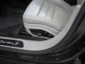 Panamera Turbo S Sport Chrono InnoDrive AHK BOSE