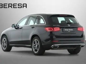 GLC 300 e 4M AMG Distronic Pano MBUX SHZ LED