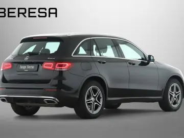 GLC 300 e 4M AMG Distronic Pano MBUX SHZ LED