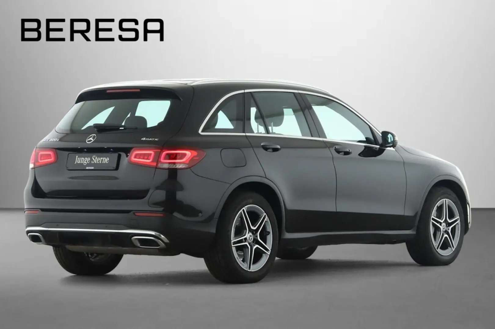 GLC 300 e 4M AMG Distronic Pano MBUX SHZ LED