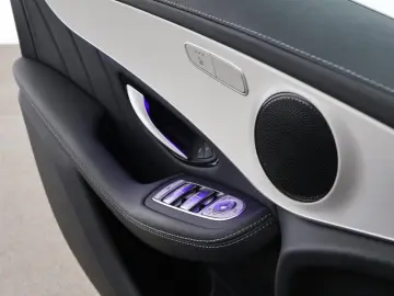 GLC 300 e 4M AMG Distronic Pano MBUX SHZ LED