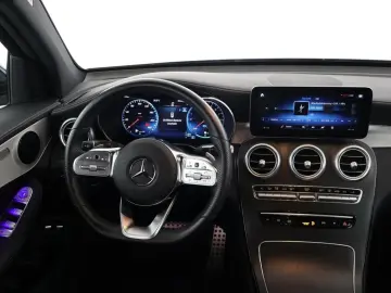 GLC 300 e 4M AMG Distronic Pano MBUX SHZ LED