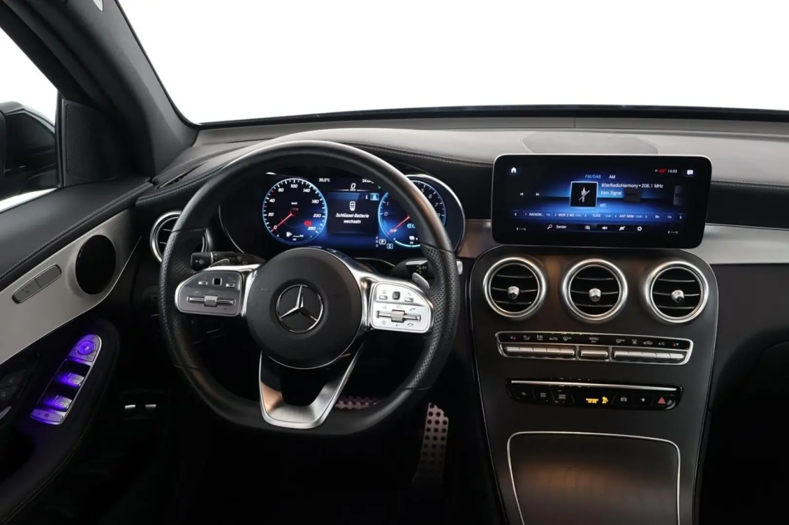 GLC 300 e 4M AMG Distronic Pano MBUX SHZ LED