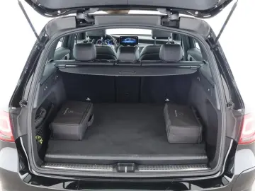 GLC 300 e 4M AMG Distronic Pano MBUX SHZ LED
