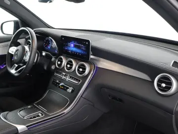 GLC 300 e 4M AMG Distronic Pano MBUX SHZ LED