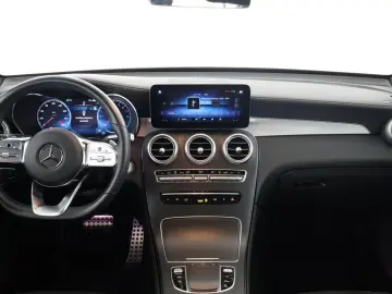 GLC 300 e 4M AMG Distronic Pano MBUX SHZ LED